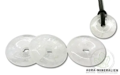 Bergkristall Donut Edelstein Anhänger Klarer bis leicht trüber Bergkristall Donut aus Brasilien mit 30 mm Durchmesser.